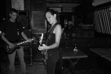 Repetons dans le bar... pendant que les loups y sont pas....