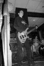 La premiere bassiste de 2m57...