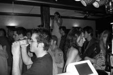 Paparazzi et Jet-Set... Le Tisonnier et St Tropez meme combat...